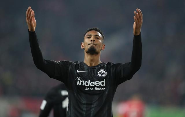  法兰克福前锋转会英超传闻遭俱乐部辟谣否认  