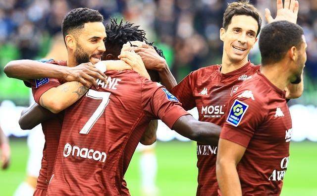  马赛租借前锋爆发 独中三元击溃洛里昂  